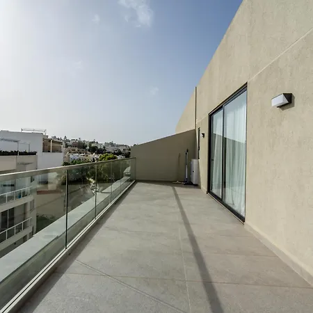 Bright & Spacious 2 Bedroom Penthouse In Ibragg Lejlighed Is-Swieqi