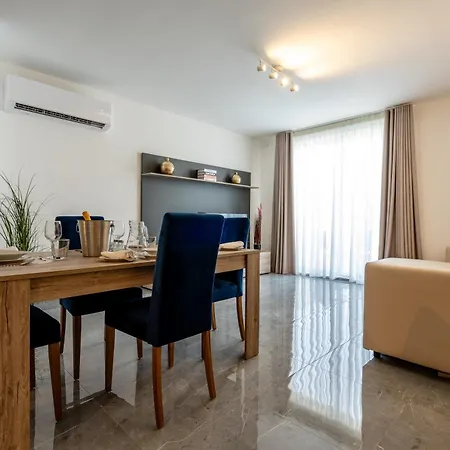 Bright & Spacious 2 Bedroom Penthouse In Ibragg * Is-Swieqi