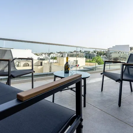 Bright & Spacious 2 Bedroom Penthouse In Ibragg